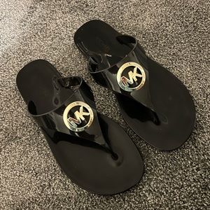 Michael kors flip flops